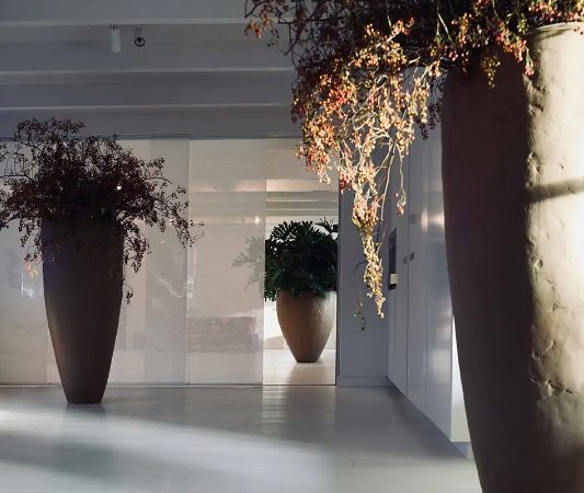 Paneles Orientales Drapeggi – Solución Moderna para Grandes Ventanales