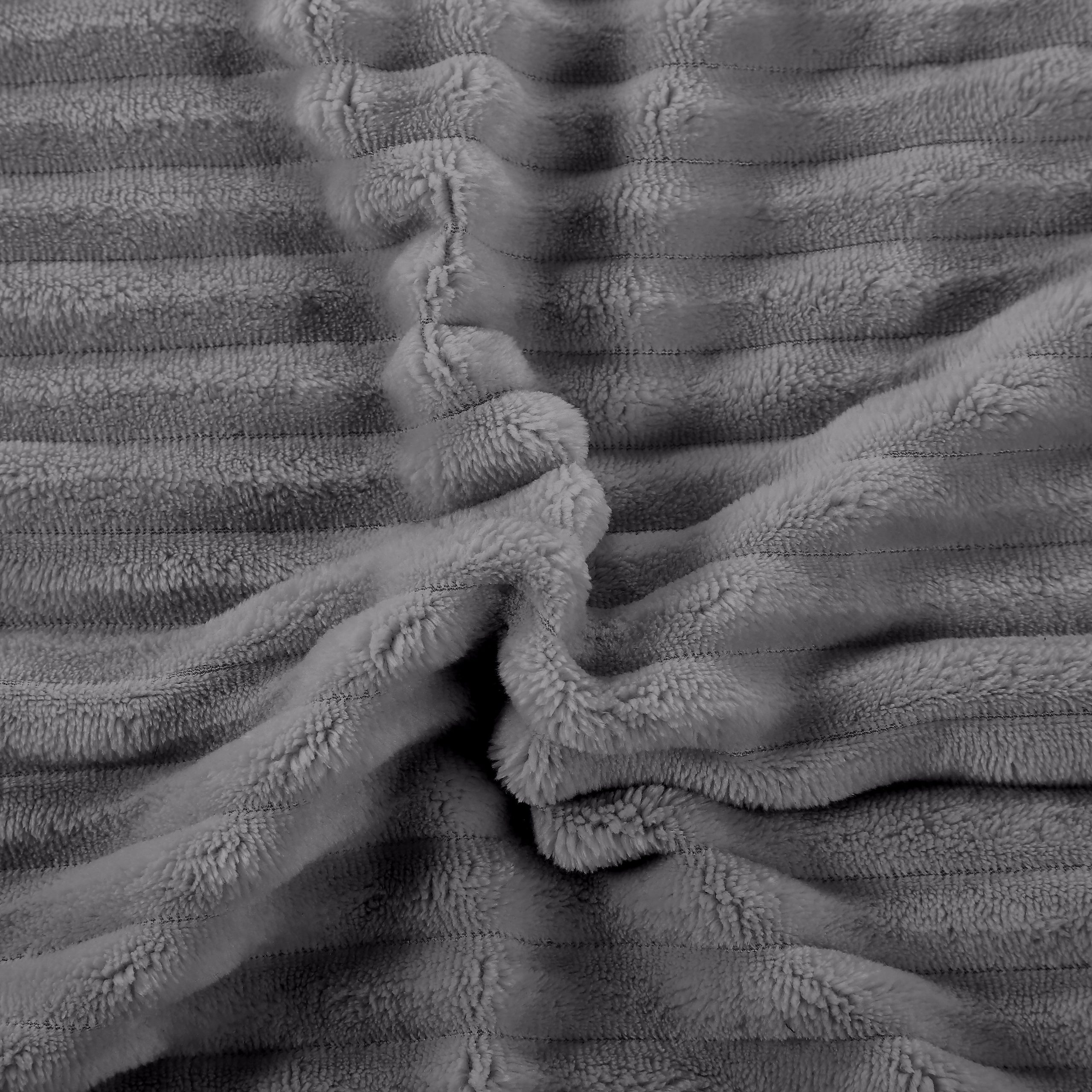 05 ACOLCHADO MOLLIS_GRIS OSCURO