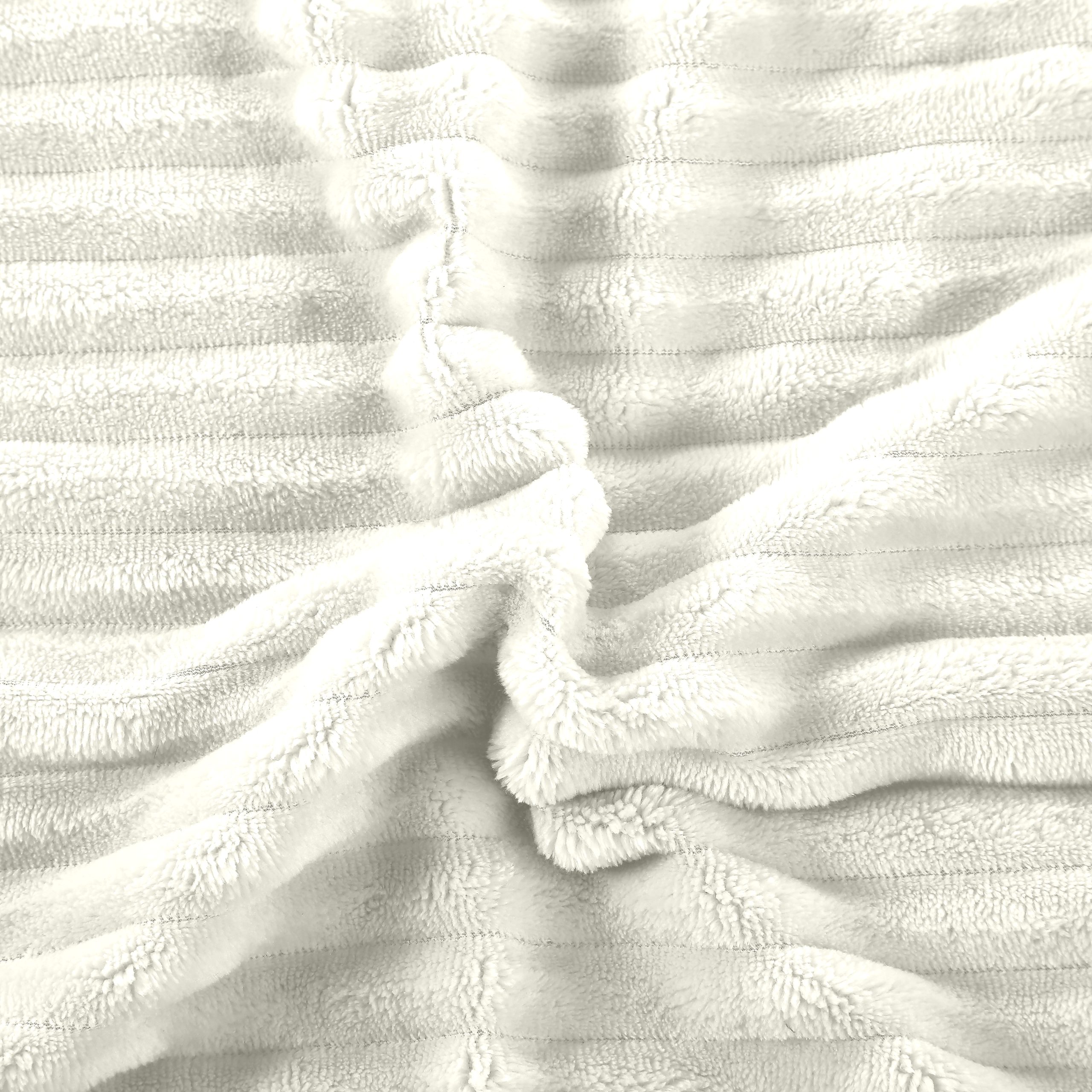 05 ACOLCHADO MOLLIS_MANTECA